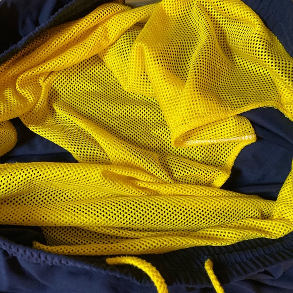 Perry Ellis America Active Men’s Navy and Yellow Swim Trunks - Picture 8 of 8